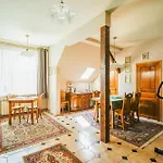 Painter's House Apartman *
