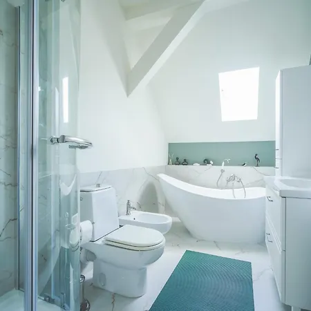 Apartment Painter's House *