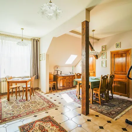 Painter's House Apartment *